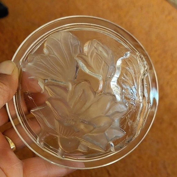 Vintage* 90s Kig Frosted Lotus Cut Glass Candy/Trinket Dish - Picture 6 of 7